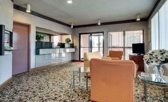 Econo Lodge Inn and Suites