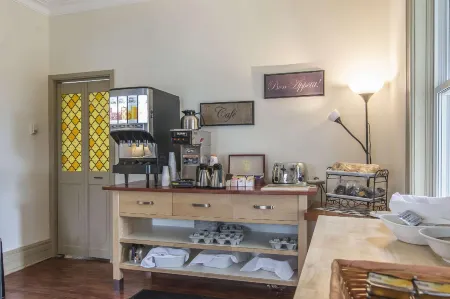 Rodeway Inn King William Отели в г. Port Sydney