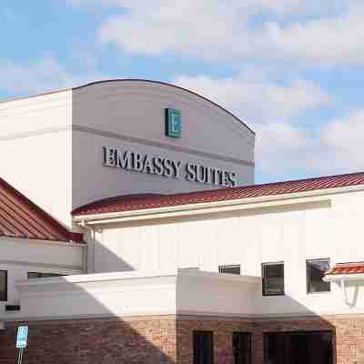 Embassy Suites by Hilton Detroit Metro Airport Hotel Exterior