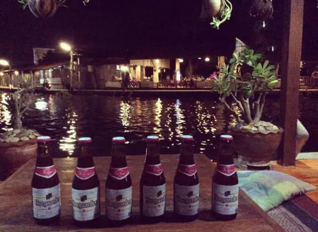 Baan Pitumata Amphawa Отели рядом с достопримечательностью «Wat Bang Khae Noi»