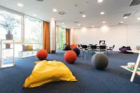 Seminaris Sunday Hotel Potsdam Babelsber - parcheggio