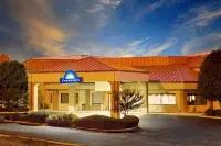 Days Inn by Wyndham Columbus Hotels in Columbus