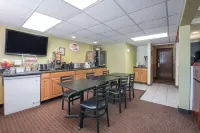 Super 8 by Wyndham Bismarck - breakfast