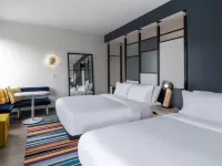 Aloft Austin South Hotels near Garrison Park
