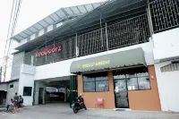 RedDoorz Near Tugu Pers Jambi Hotels in Legok