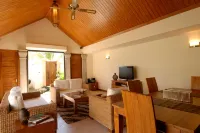 Oasis Villa by Evaco Hotels in Pereybere