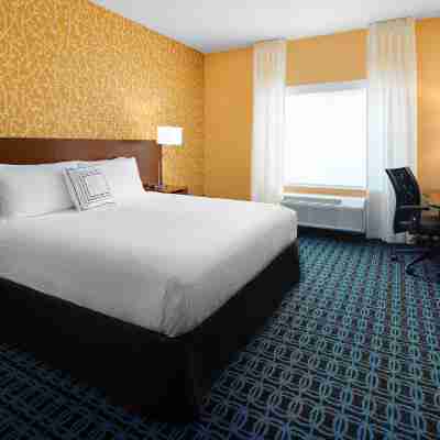 Fairfield Inn & Suites Fresno Yosemite International Airport Rooms