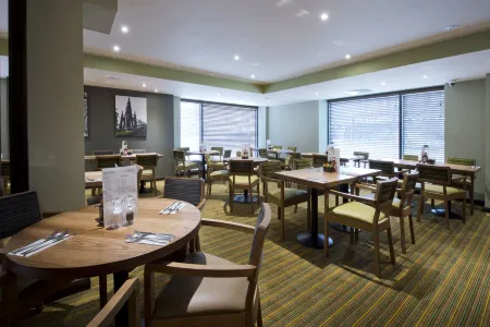 Premier Inn Edinburgh City Centre (York Place/St James Quarter) hotel
