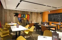 哈利法克斯鎮中心普瑞米爾酒店 - 早餐