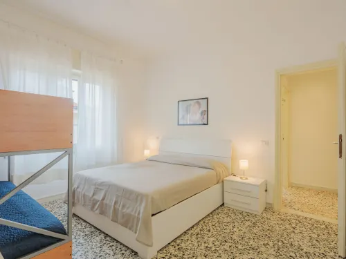 Manuela - 2-Star