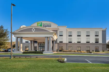 Holiday Inn Express & Suites PERRY by IHG