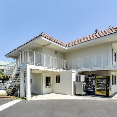 Motel 6 Campbell, CA - San Jose Hotels near Oakridge Mall