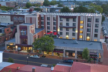 The Hotel Warner Отели в г. Запад Брадфорд Тауншип