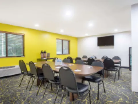 AmericInn by Wyndham Delafield Hotels in Delafield