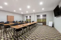 Microtel Inn & Suites by Wyndham New Martinsville - 2-Star