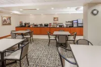 Wingate by Wyndham Peoria - breakfast