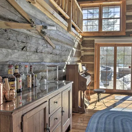 Soak, Relax & Explore! Log Cabin on the Wolf River