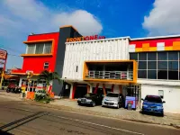 Front One Inn Sidoarjo Hoteles cerca de Pos security Cluster saphire
