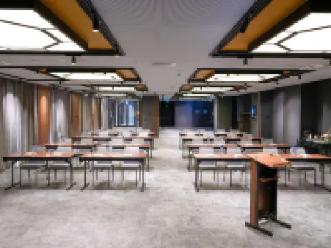 ราดิสัน บลู ออเริม โรงแรม, บราโซฟ โรงแรมในบราซอฟ