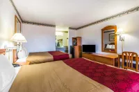 Econo Lodge Inn & Suites - Moteles
