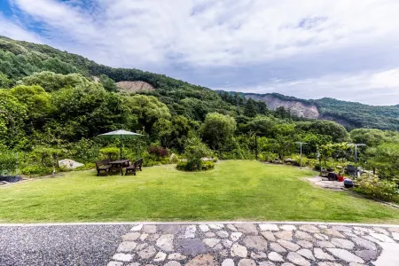 Yangpyeong Dongdong House Pension Отели в г. Янпхён