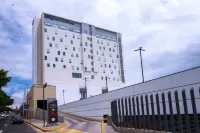 City Express Plus by Marriott Ciudad de México Mundo E - Parkplatz