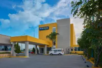 City Express by Marriott San Luis Potosí Zona Industrial - Bãi đậu xe