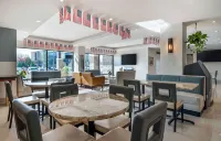 美居套房飯店-斯普林菲爾德 IL - 早餐