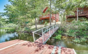 Double Springs Cabin Stay w/ Deck + Shared Dock!