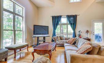 Double Springs Cabin Stay w/ Deck + Shared Dock!