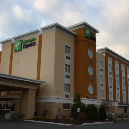 Holiday Inn Express TOLEDO NORTH by IHG