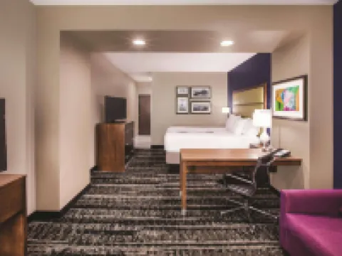 巴吞魯日艾倫港拉昆塔温德姆套房酒店 西巴吞魯日縣酒店