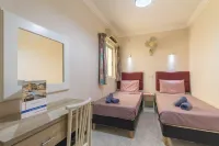 Merill Pool and Sea, Charming Apart 5