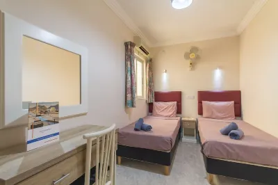 Merill Pool and Sea, Charming Apart 5