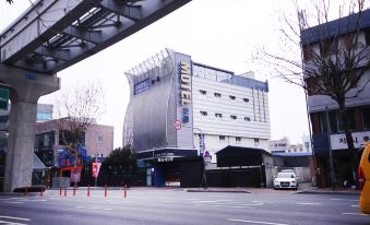 5. W뉴욕모텔..