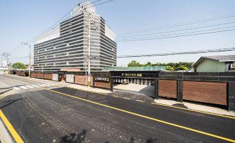 Ilsan (Daehwa) Wainscot Hotel