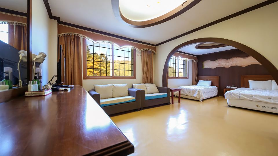 Hadong Seomjingang Hotel