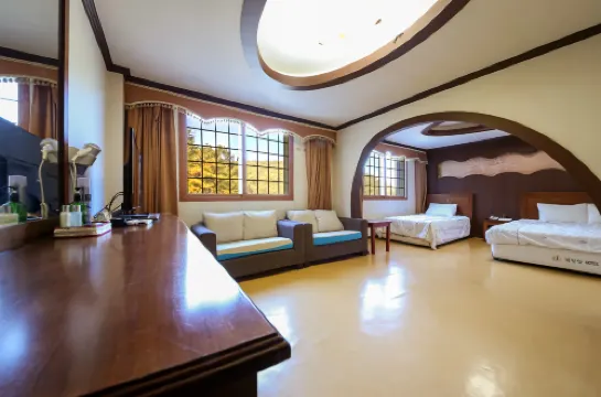 Hadong Seomjingang Hotel