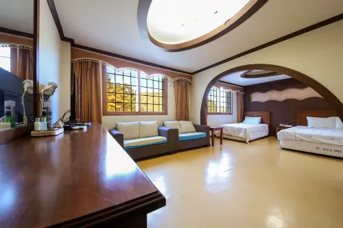Hadong Seomjingang Hotel
