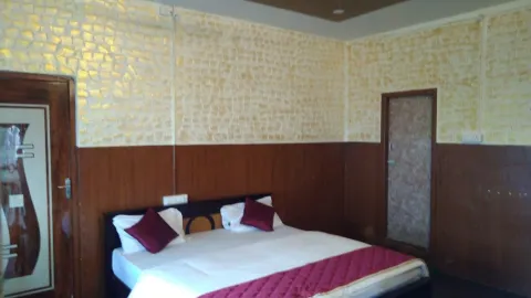 Cholai Resorts & Hotels in 塞勒姆