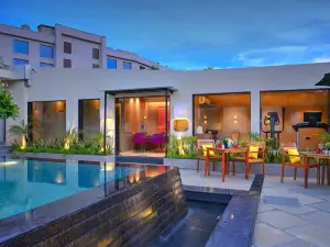 Royale Sarovar Portico Agra