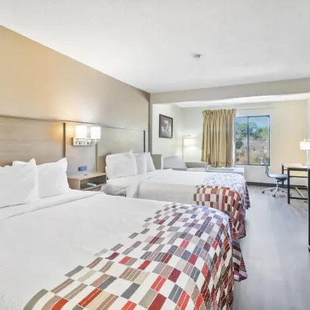 Red Roof Inn & Suites Fayetteville - Fort Bragg