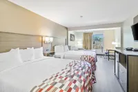 Red Roof Inn & Suites Fayetteville - Fort Bragg - parkir
