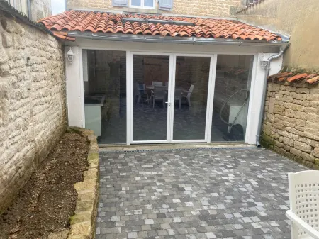 Maison Colombier , Townhouse Отели в г. Оне