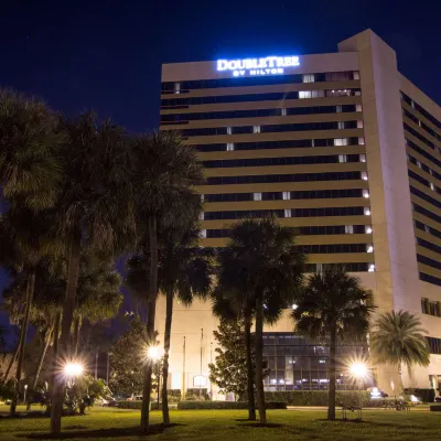 DoubleTree by Hilton Orlando Downtown Hotels near Lake Como Park