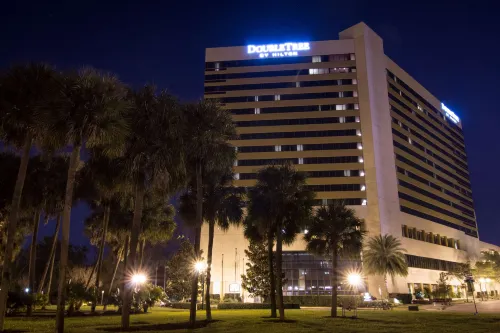 DoubleTree by Hilton Orlando Downtown - Rooftop Pools