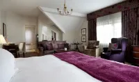 Macdonald New Blossoms Hotel