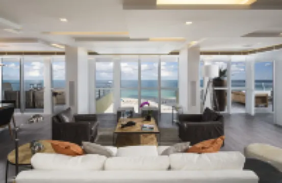 ヒルトン ベントレー マイアミ / サウス ビーチ