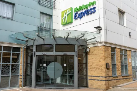 Holiday Inn Express London - Croydon Отели рядом с достопримечательностью «Стретэм Коммон»