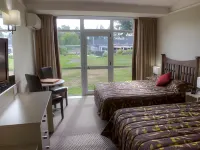 Hotel Ashburton Hotels near Annie's Country Quilt Store